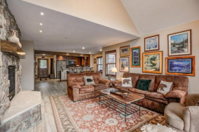 Wendall Square Condo Great Breck Location